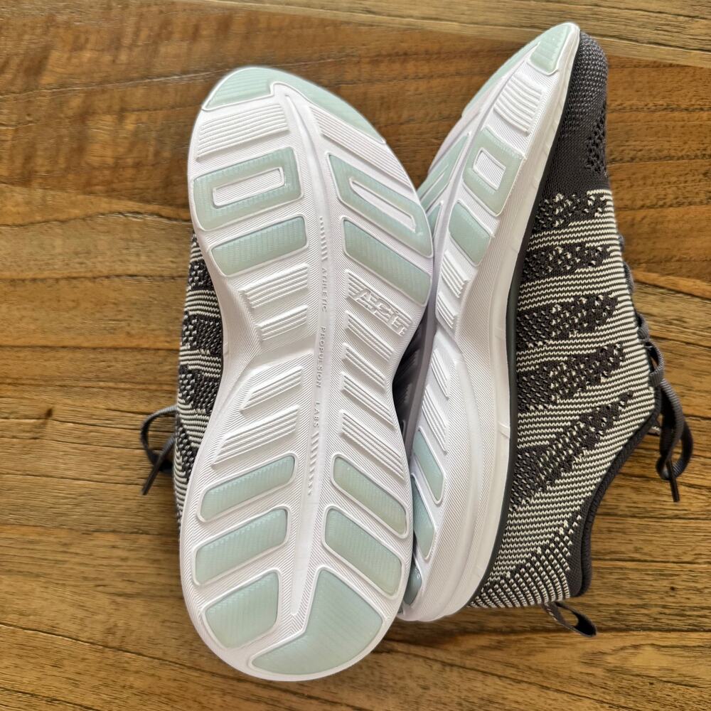 APL Women's Techloom Pro Sneakers - Size 6 - Picture 6 of 8
